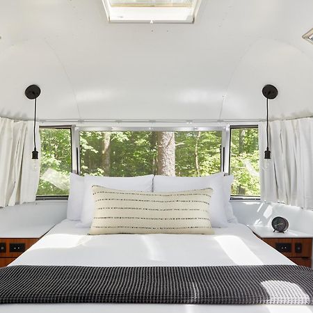 Отель Autocamp Cape Cod Фолмут Экстерьер фото